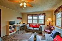 Pet-Friendly Branford Home - 10Min Walk to Beach Accommodation Michigan