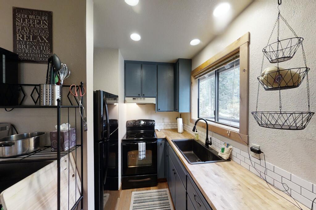 Pine Cone Cabin - thumb 3