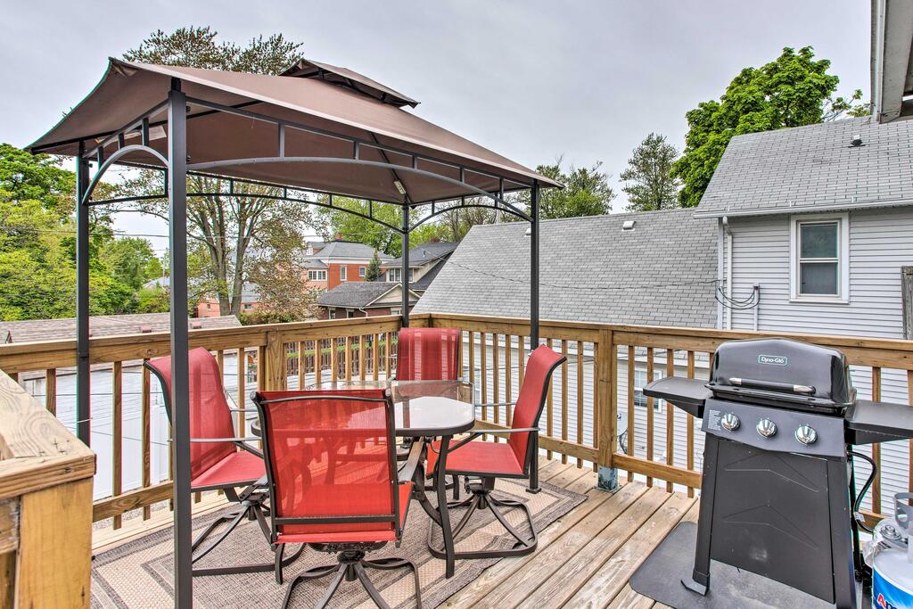 Port Clinton Getaway - Walk To Beach & Restaurants - thumb 1