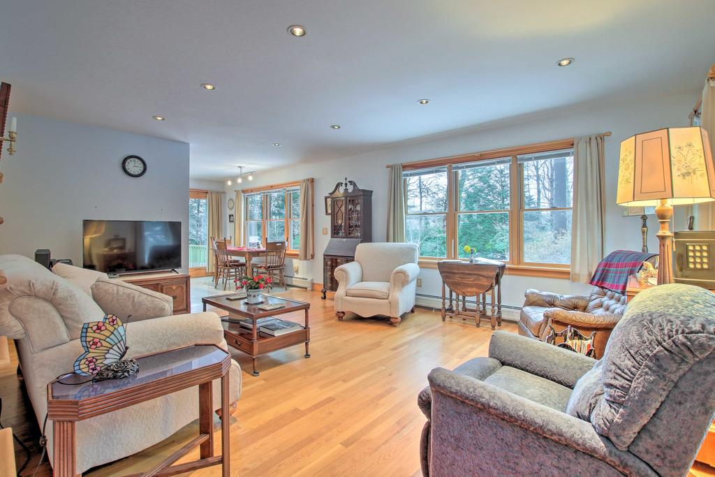 Private Northampton Area Home On 8 Lush Acres - thumb 1