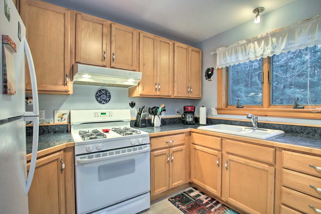 Private Northampton Area Home On 8 Lush Acres - thumb 0