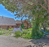 Private Questa Cabin with Deck Grill  Views - Accommodation Michigan