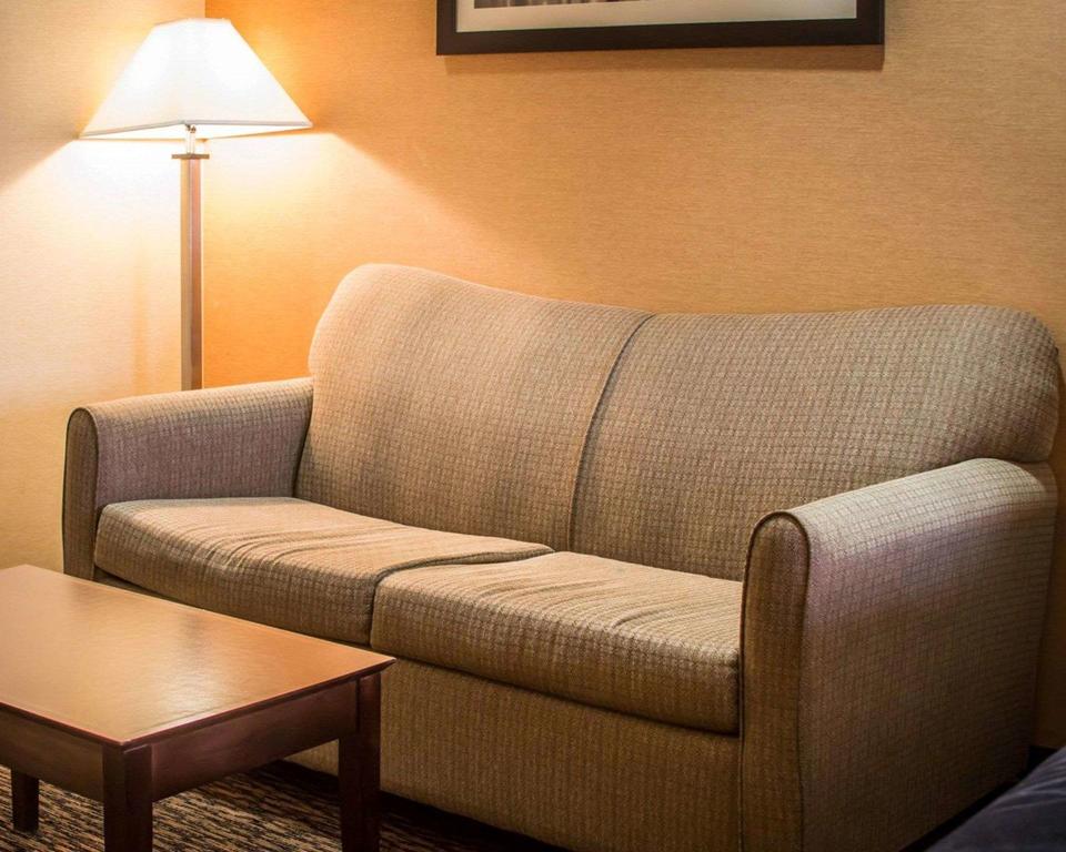 Quality Inn & Suites - thumb 3