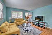 Quiet Norfolk Home with Yard Half Mile to Beach Accommodation Michigan