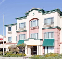 Ramada by Wyndham Marina - Accommodation Michigan