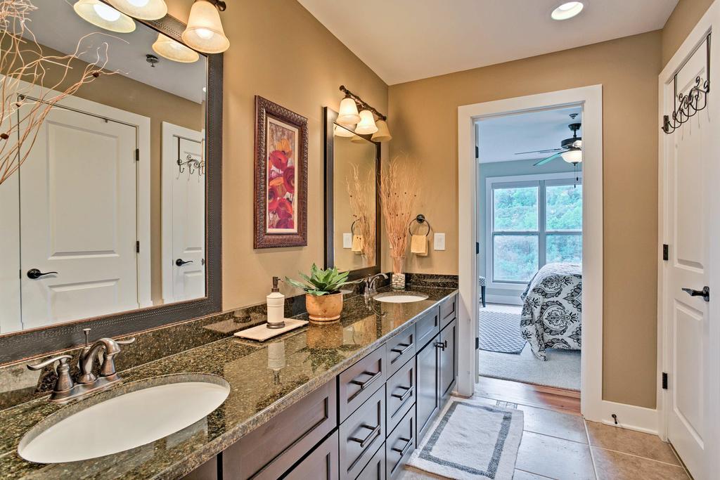 Silver Point Condo With Lake View By Hurricane Marina - thumb 0