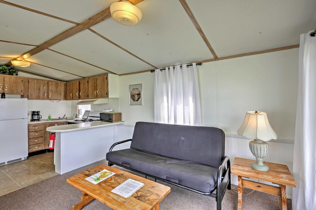 Silver Springs Cabin With Deck - Right On The Lake! - thumb 3