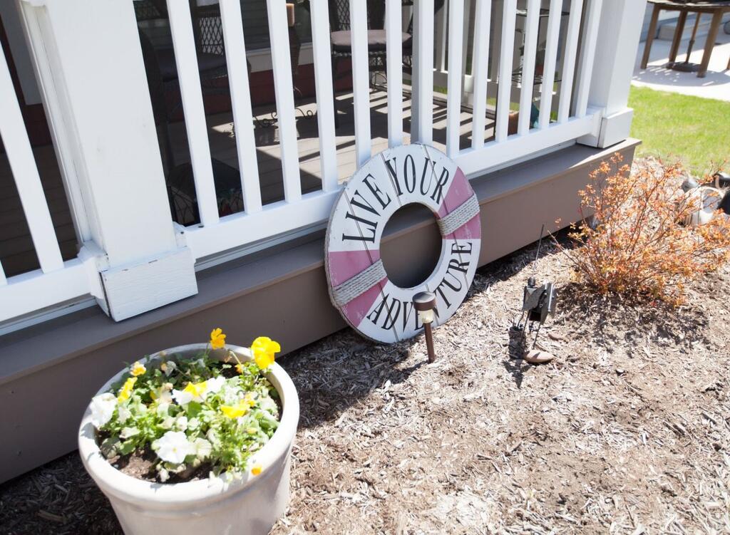 Stone`s Throw #23 - thumb 1