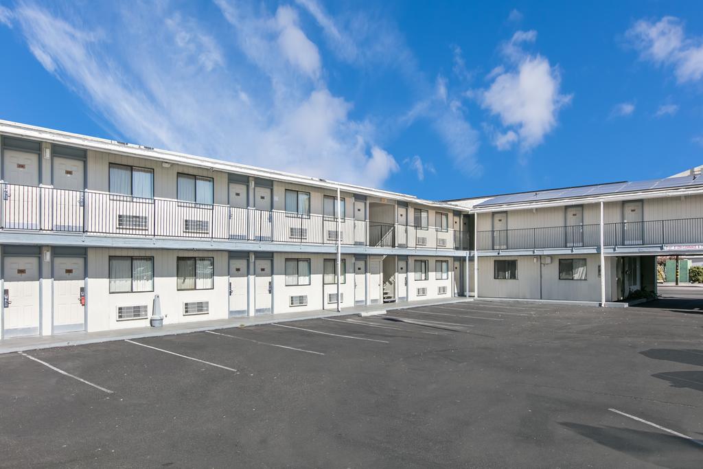 Super 8 By Wyndham Bishop - thumb 3