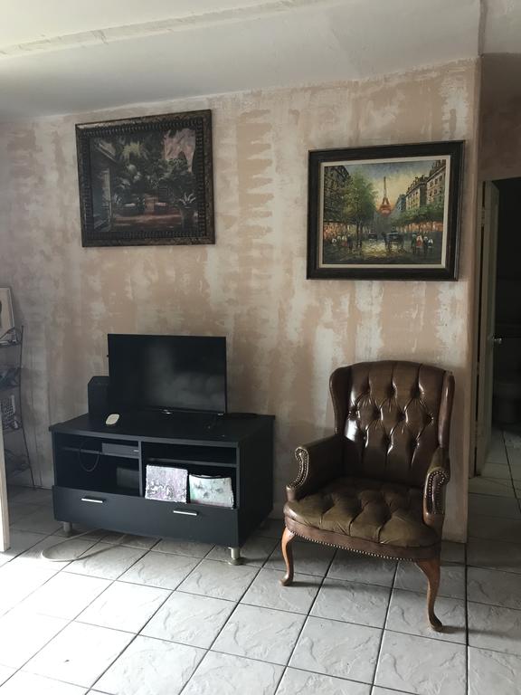 Susies Suites-Park - thumb 1