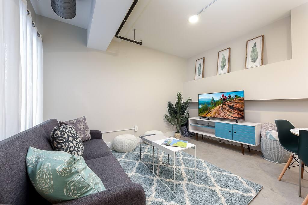 The Heart Of Downtown Traverse City! Best Location! - thumb 1