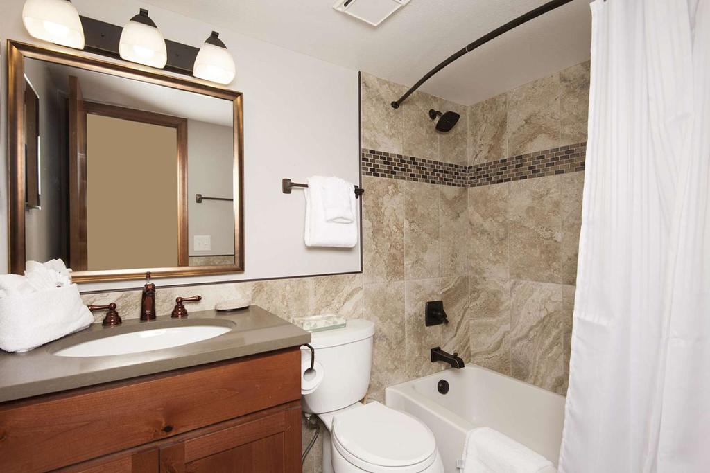 Tyra Summit - thumb 2