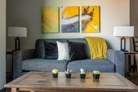 Updated and Contemporary 2BR Accommodation Michigan