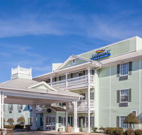 Baymont by Wyndham Decatur - Accommodation Michigan