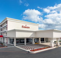 Ramada by Wyndham Texarkana - Accommodation Michigan