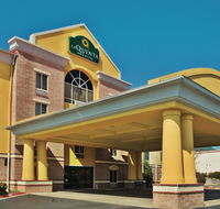 La Quinta by Wyndham Hot Springs - Accommodation Michigan