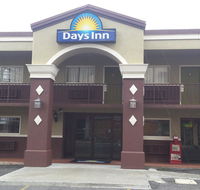 Days Inn by Wyndham Hot Springs - Accommodation Michigan