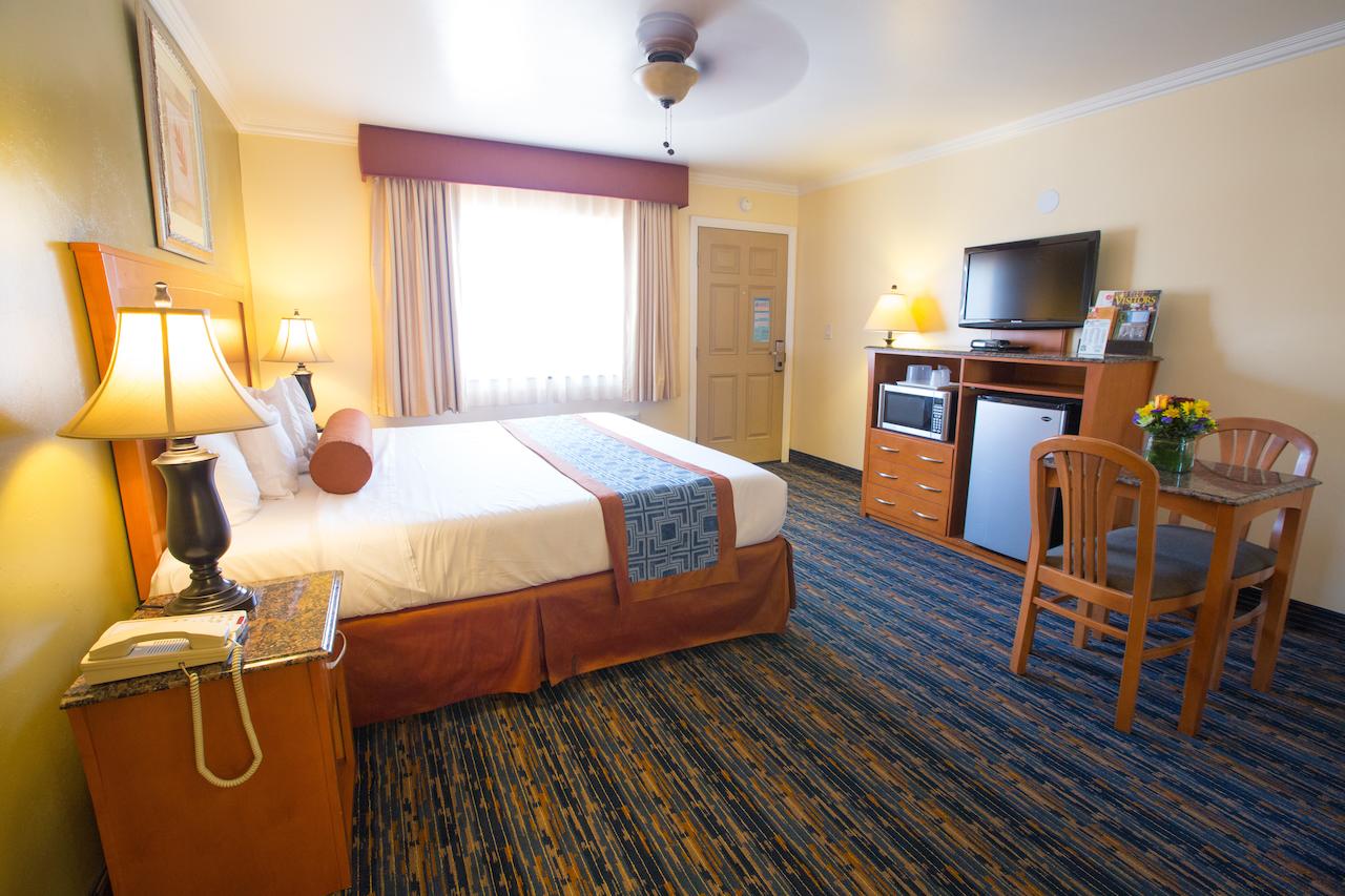 Beachwalker Inn & Suites - thumb 4