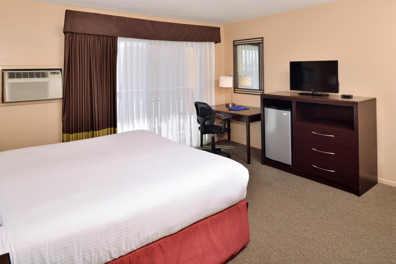 Dana Point Marina Inn - thumb 3