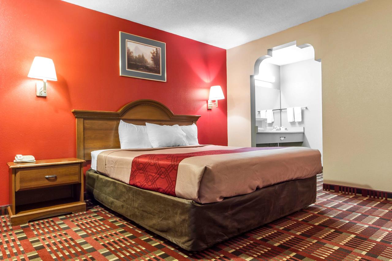 Red Roof Inn Bishop - thumb 7