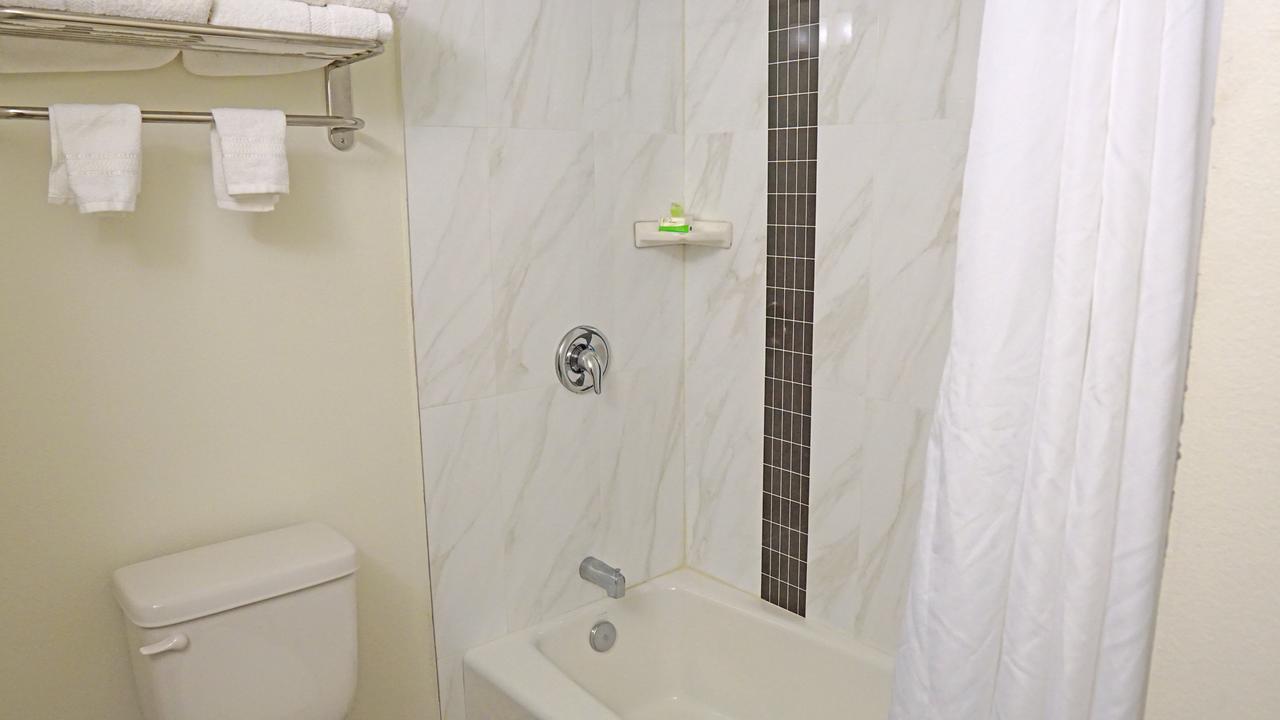Ocean Surf Inn & Suites - thumb 34