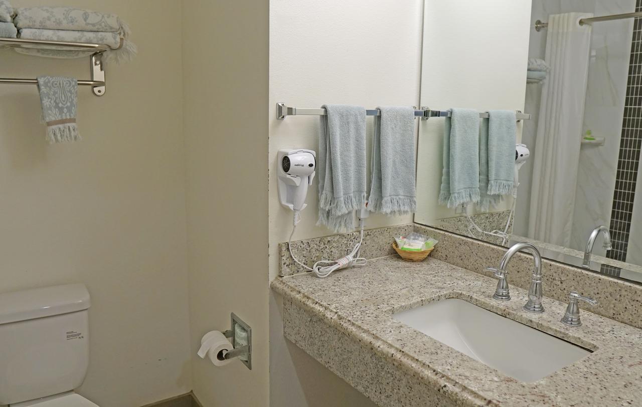 Ocean Surf Inn & Suites - thumb 15