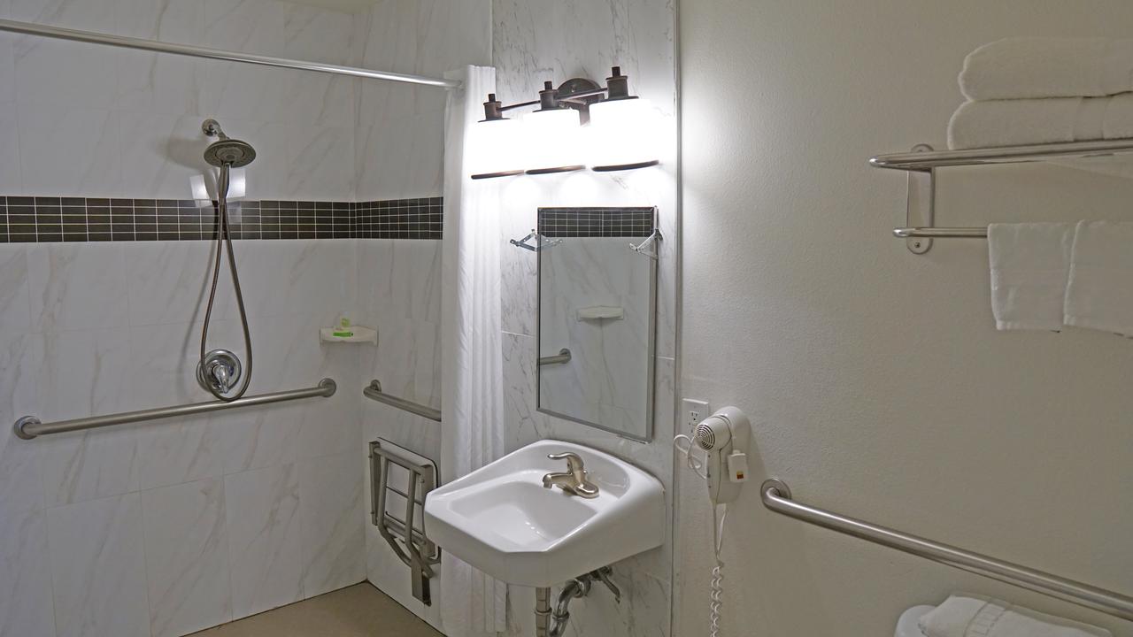 Ocean Surf Inn & Suites - thumb 42