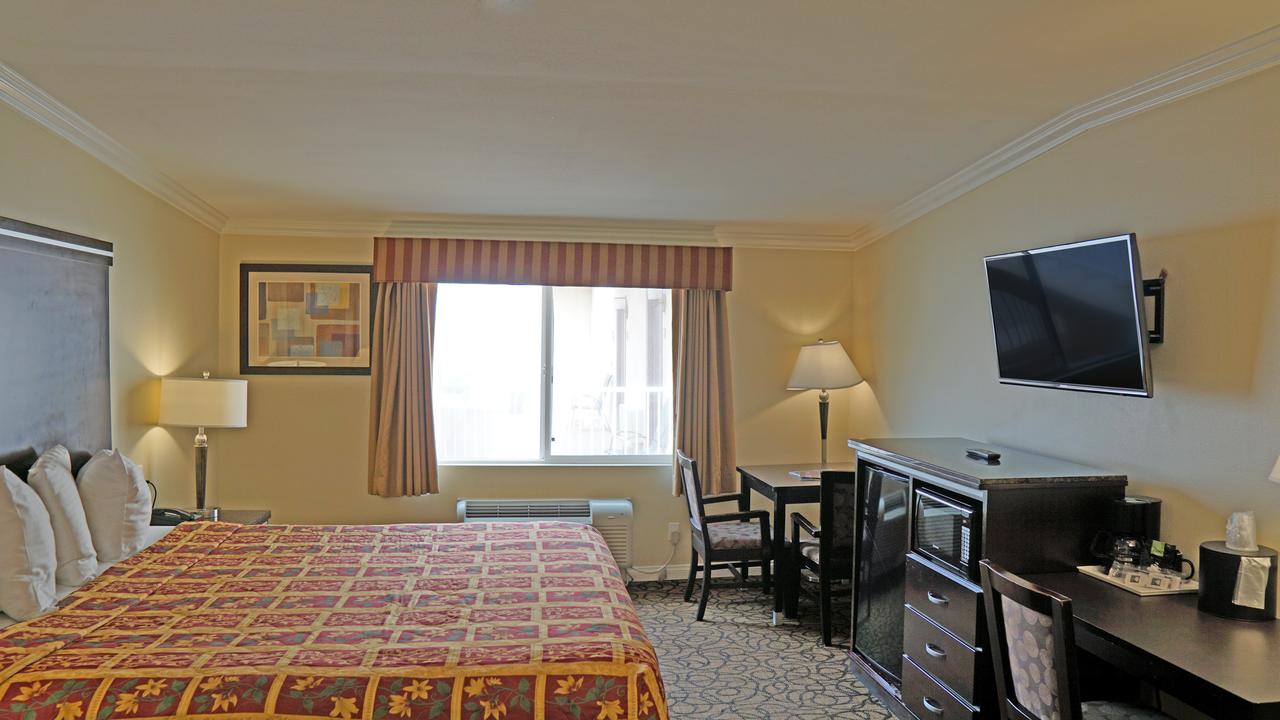 Ocean Surf Inn & Suites - thumb 21