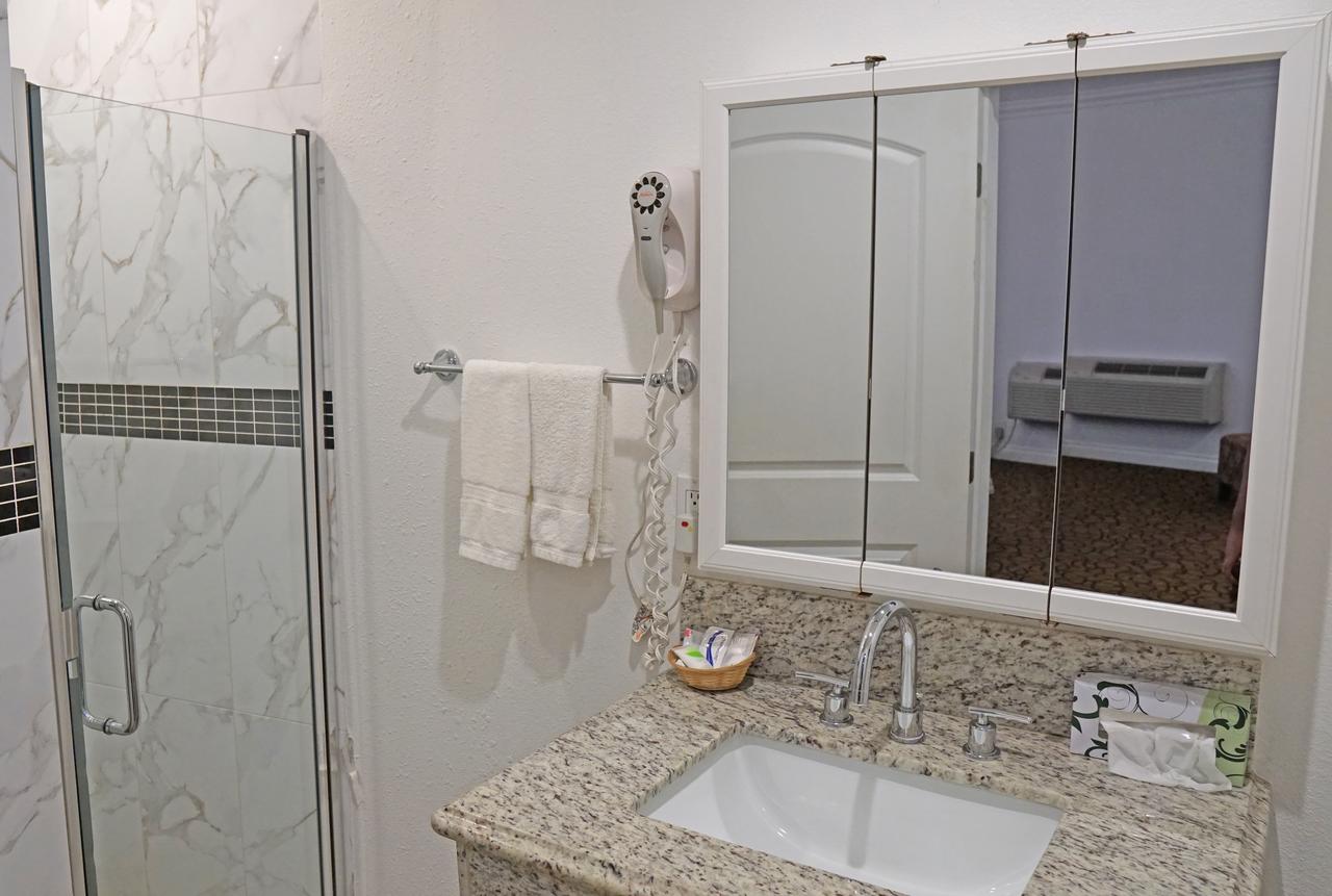 Ocean Surf Inn & Suites - thumb 23