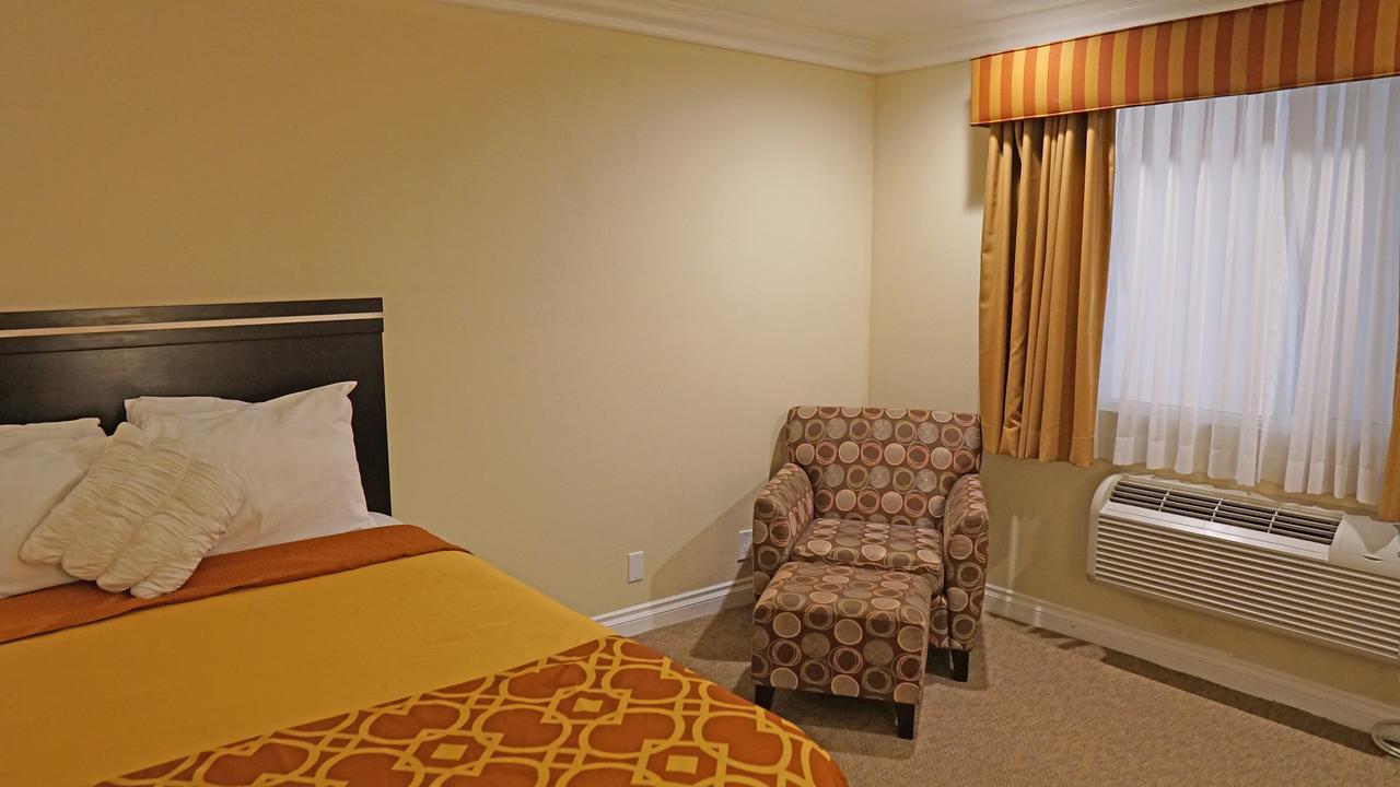 Ocean Surf Inn & Suites - thumb 18