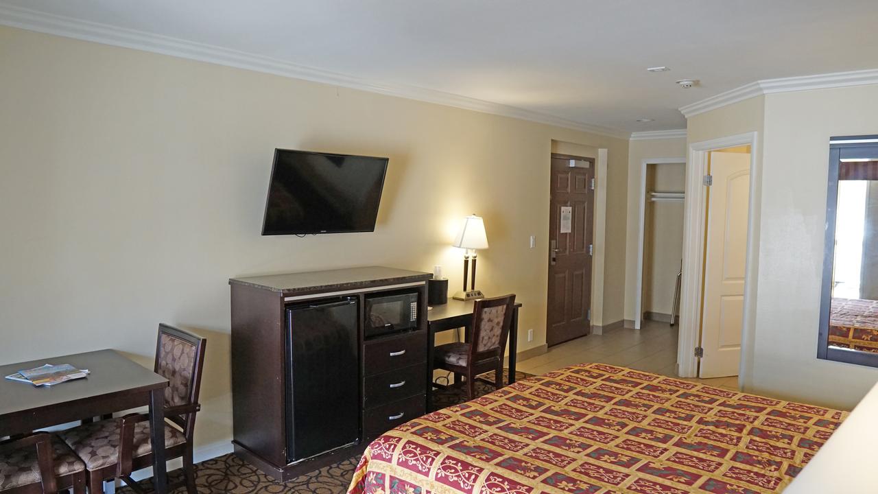 Ocean Surf Inn & Suites - thumb 22