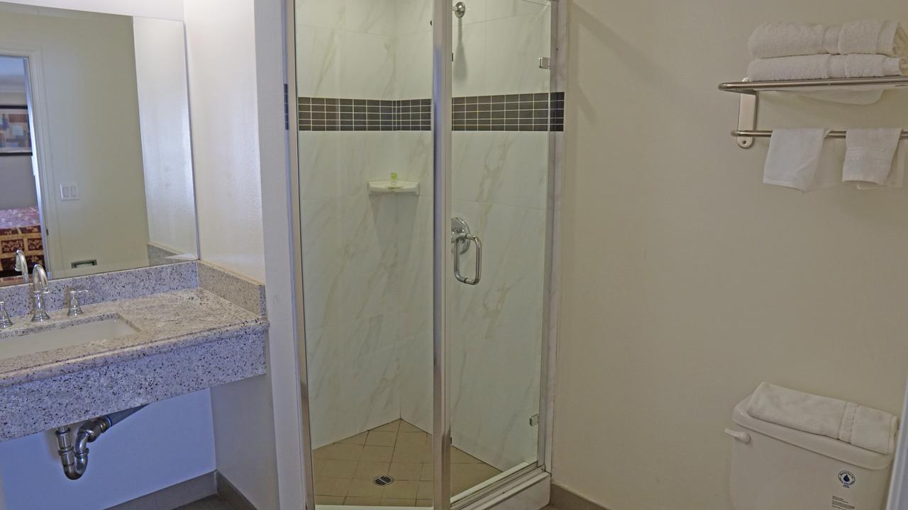 Ocean Surf Inn & Suites - thumb 20