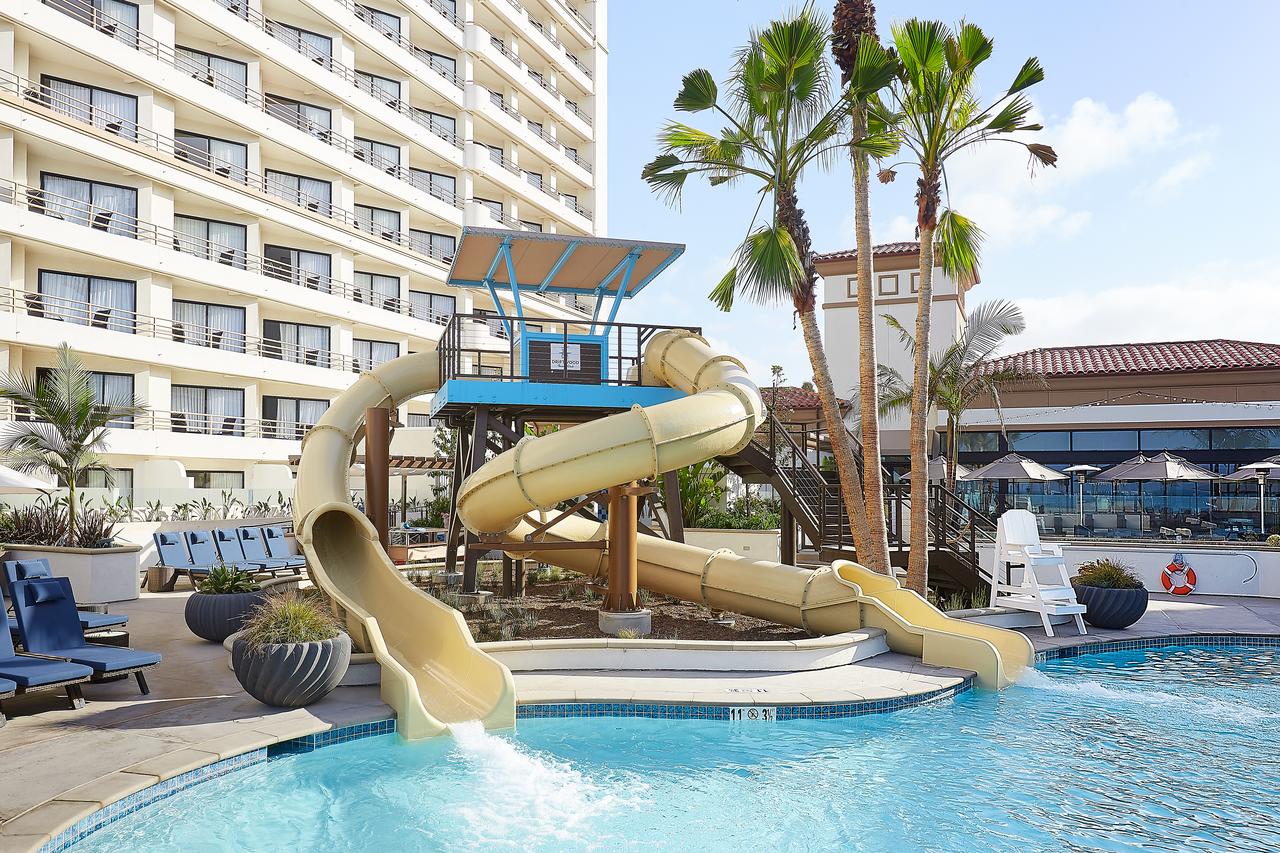 The Waterfront Beach Resort, A Hilton Hotel - thumb 26