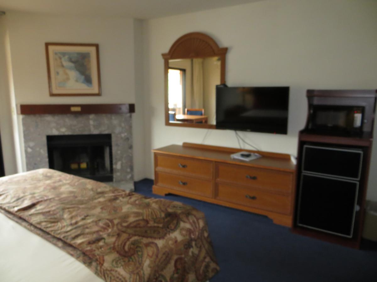 The Monarch Resort - thumb 35