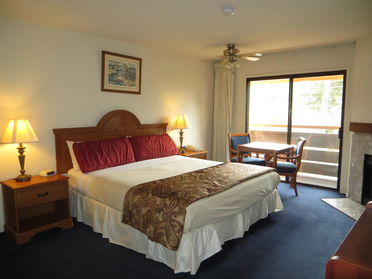 The Monarch Resort - thumb 36