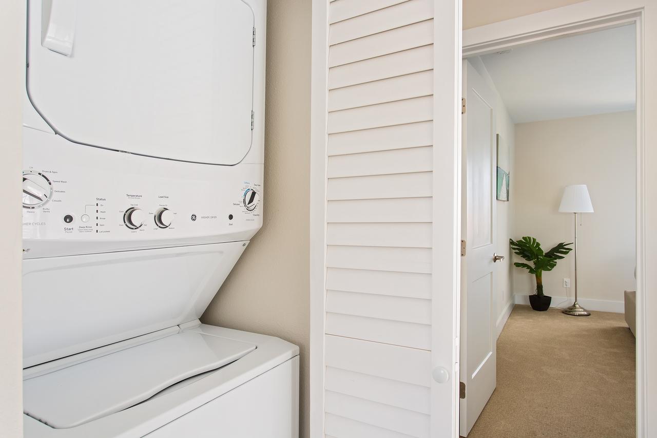 CLOSE TO THE BEACH Suite W/ Parking - thumb 8