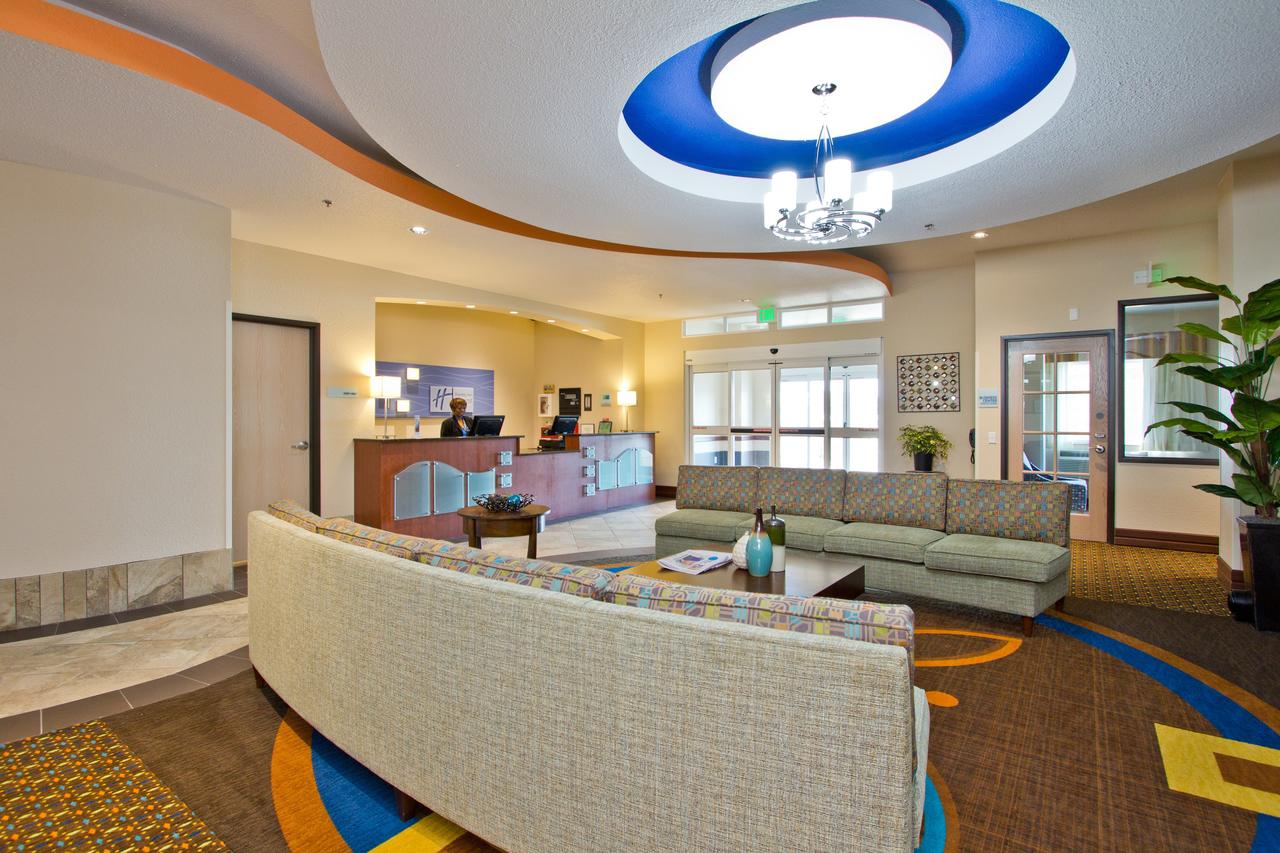 Holiday Inn Express And Suites Denver East Peoria Street - thumb 17