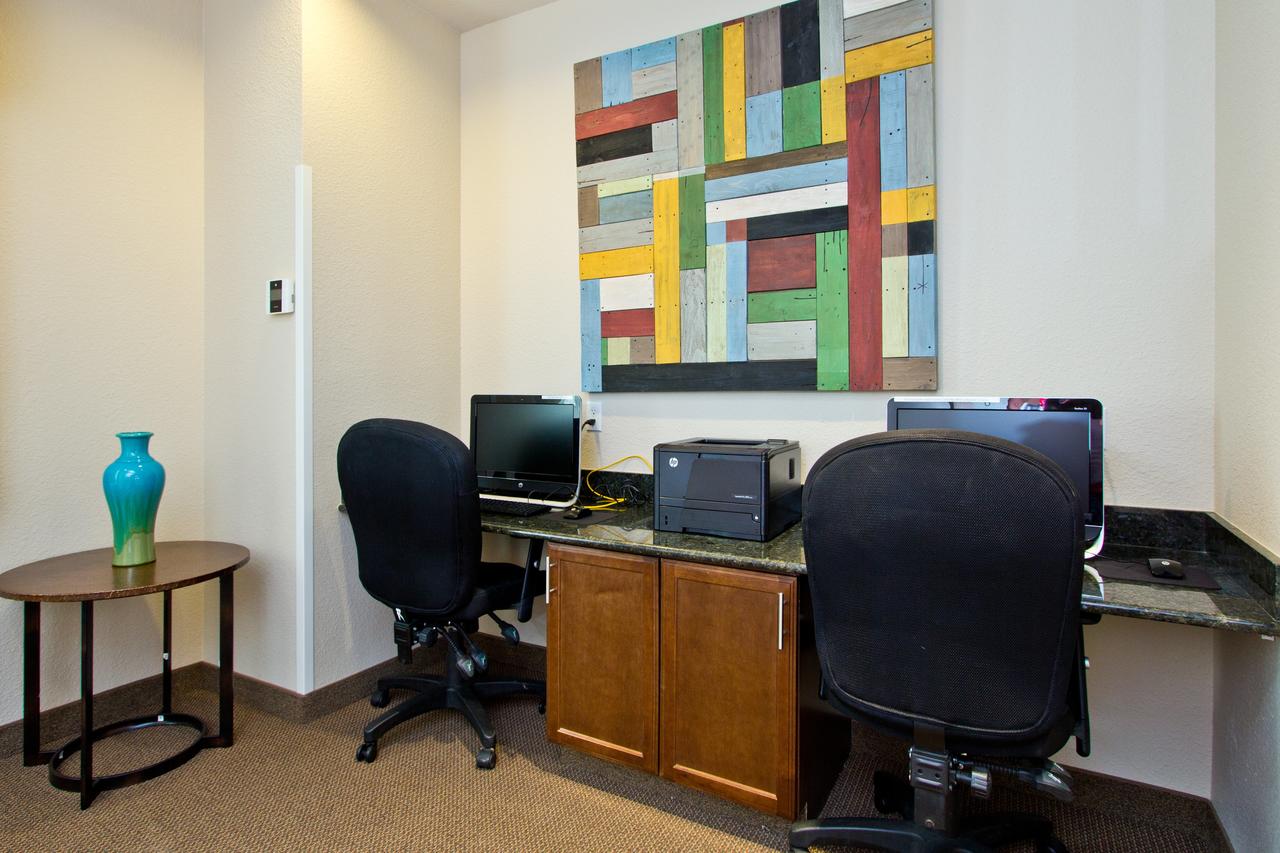 Holiday Inn Express And Suites Denver East Peoria Street - thumb 25