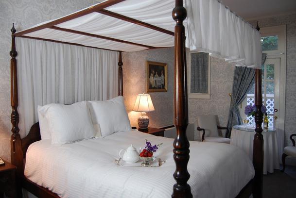 Simsbury 1820 House - thumb 12