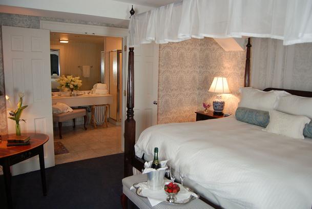 Simsbury 1820 House - thumb 16