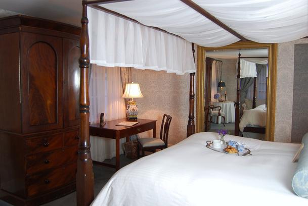 Simsbury 1820 House - thumb 11