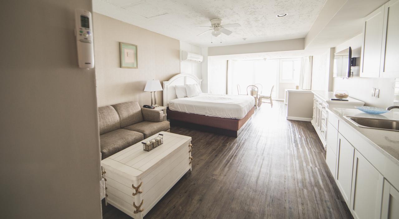 Surf Club Oceanfront Hotel - thumb 2