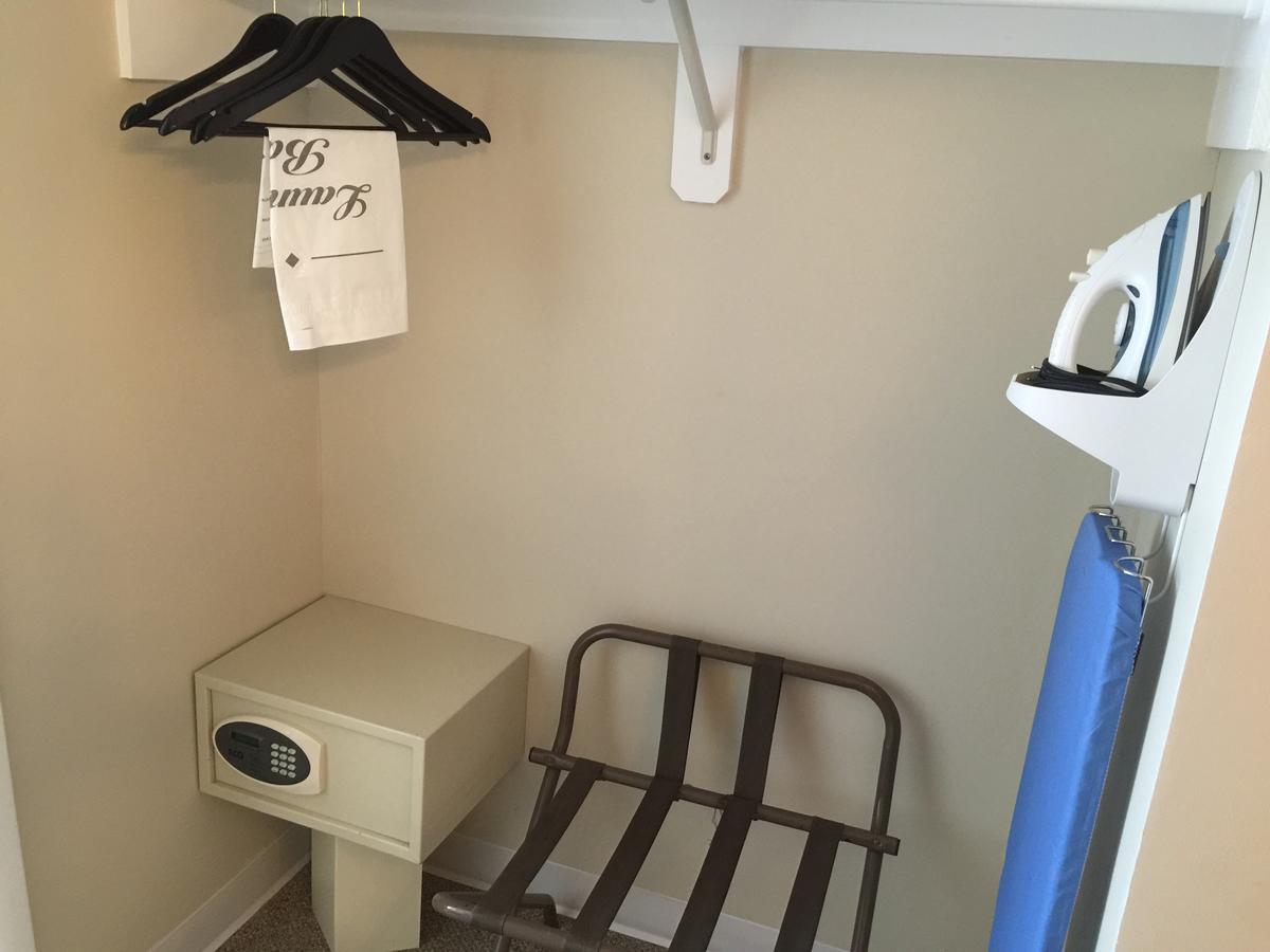 Brighton Suites Hotel - thumb 2