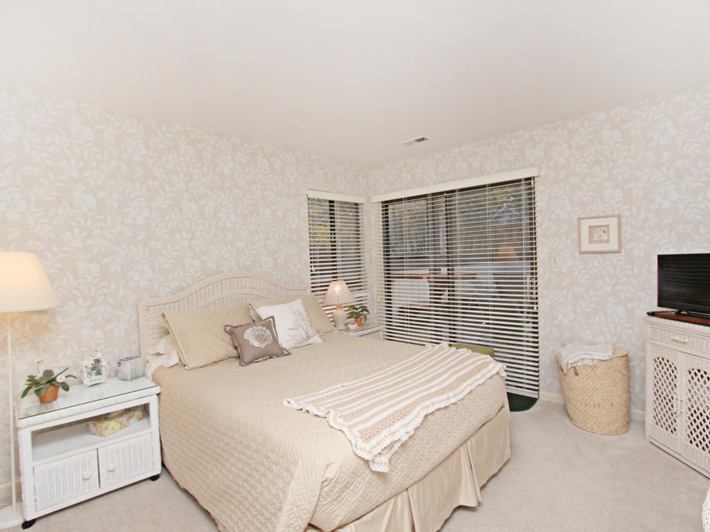 908 Singles Court Condo - thumb 14