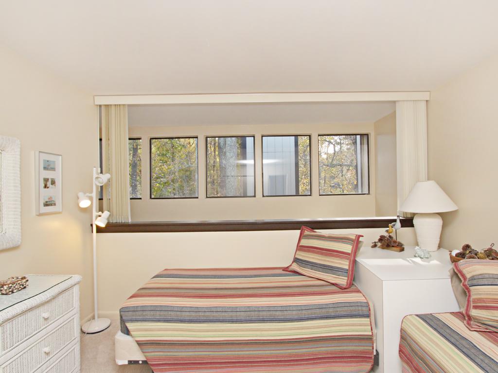 908 Singles Court Condo - thumb 11