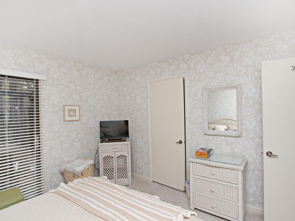 908 Singles Court Condo - thumb 9