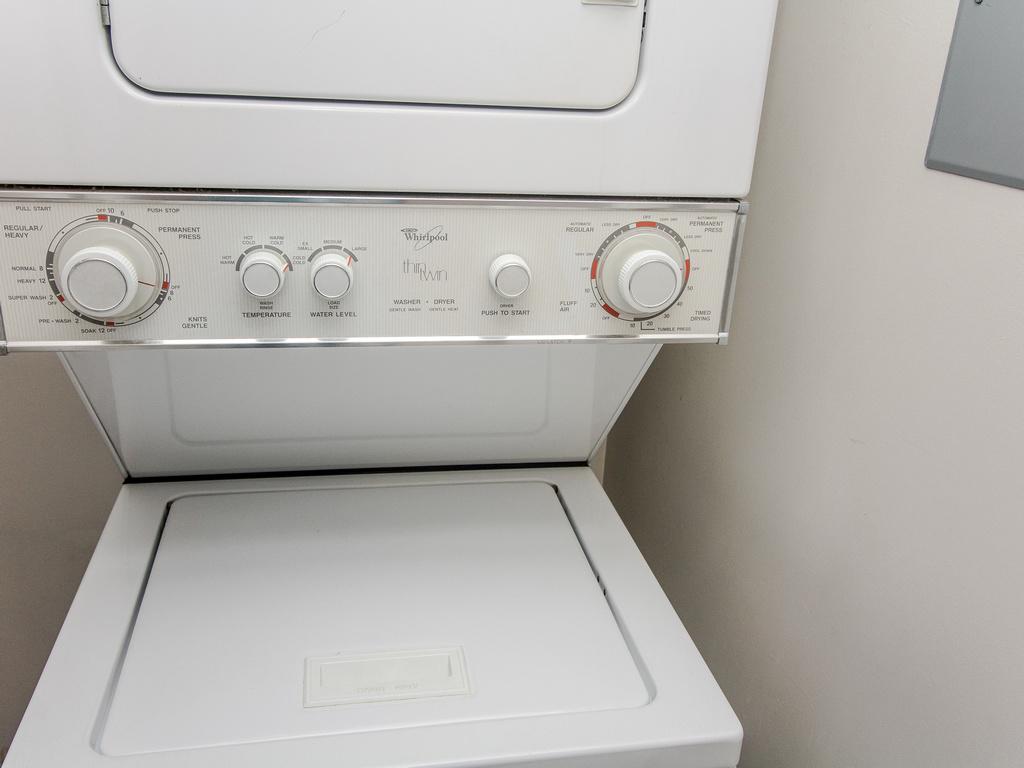 12005 Lakeside Circle Condo - thumb 6