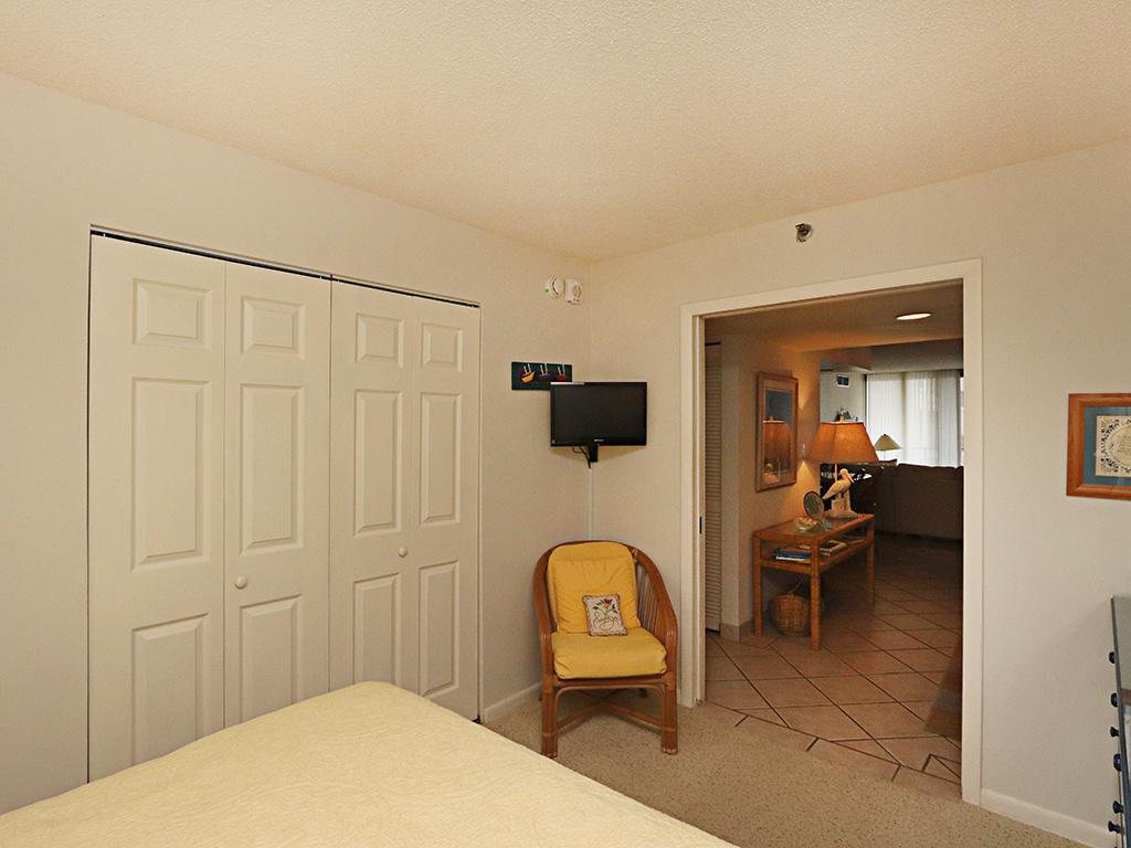 512 Harbour House Condo - thumb 7