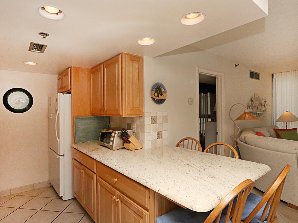 512 Harbour House Condo - thumb 4