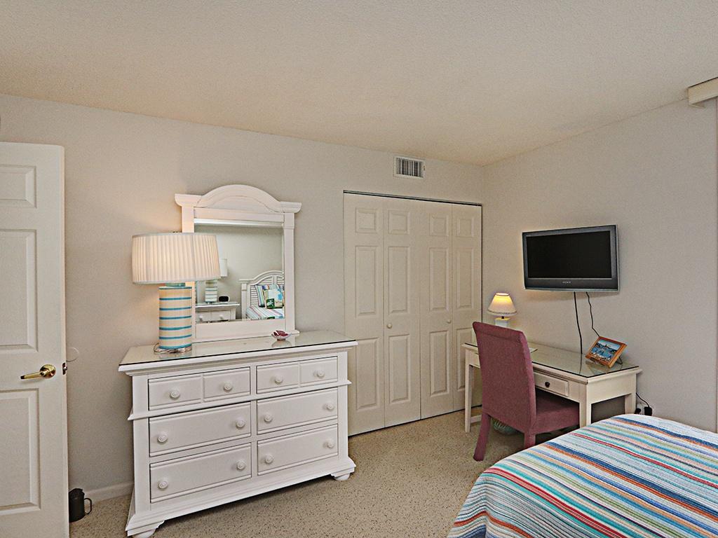 512 Harbour House Condo - thumb 23